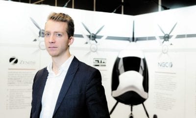 Mikaël Cardinal founded Zénith Altitude in January 2017. He is also a lecturer in engineering at the Université de Sherbrooke. In the background, the 100% electric plane that the Quebec SME wants to develop.